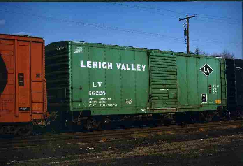Branchline  HO Lehigh Valley 40' Steel Boxcar New 